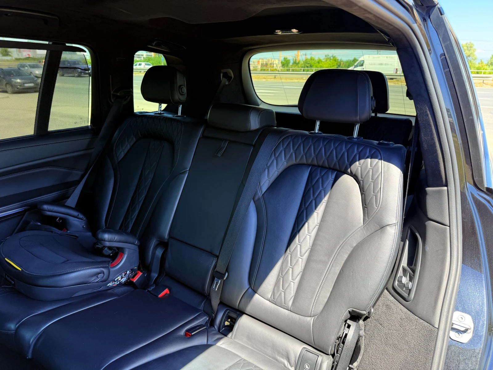 BMW X7 M50i* Вакум* HeadUp* H&K* 360* Swarovski* Airsusp, снимка 12 - Автомобили и джипове - 55654778