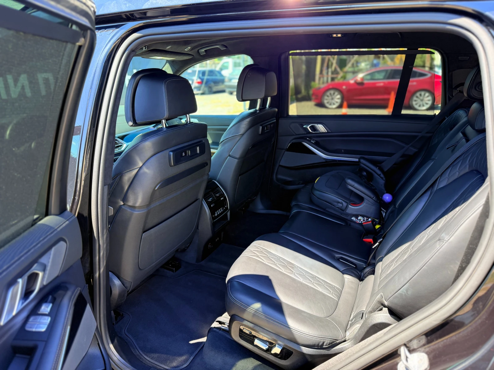 BMW X7 M50i* Вакум* HeadUp* H&K* 360* Swarovski* Airsusp, снимка 11 - Автомобили и джипове - 55654778