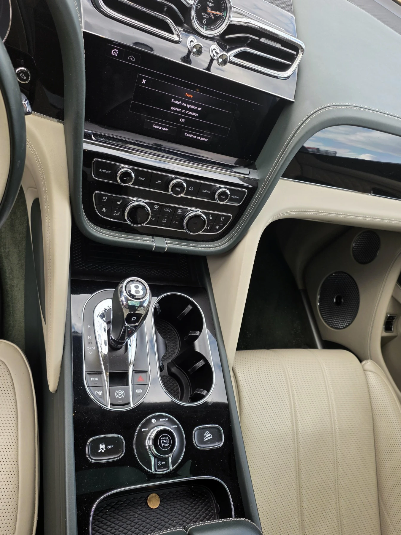 Bentley Bentayga V8 Mulliner Blackline = MGT Select 2 = , снимка 11 - Автомобили и джипове - 56634601
