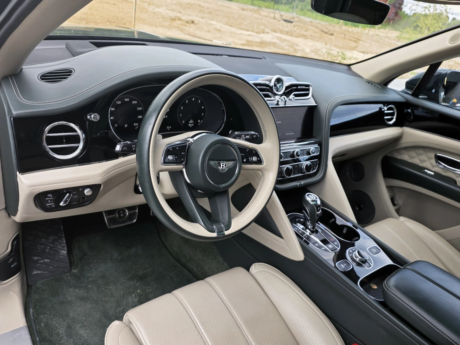 Bentley Bentayga V8 Mulliner Blackline = MGT Select 2 = , снимка 10 - Автомобили и джипове - 56634601