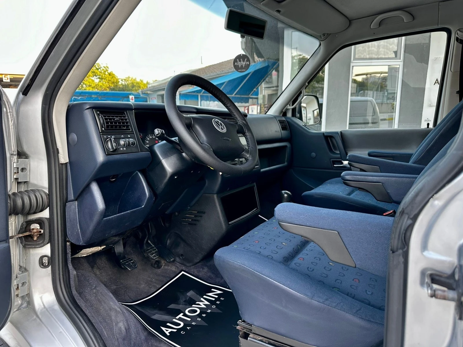 VW Caravelle 2.5 TDI 151 DoKa FULL - изображение 9