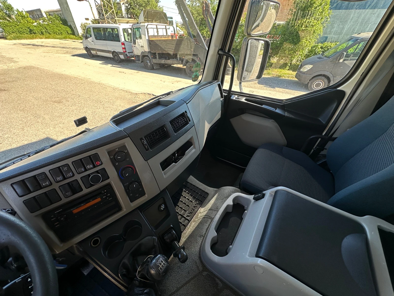 Volvo Fl 12.240* Климатик* 7.20м.* Е5* Toп, снимка 10 - Камиони - 54713771
