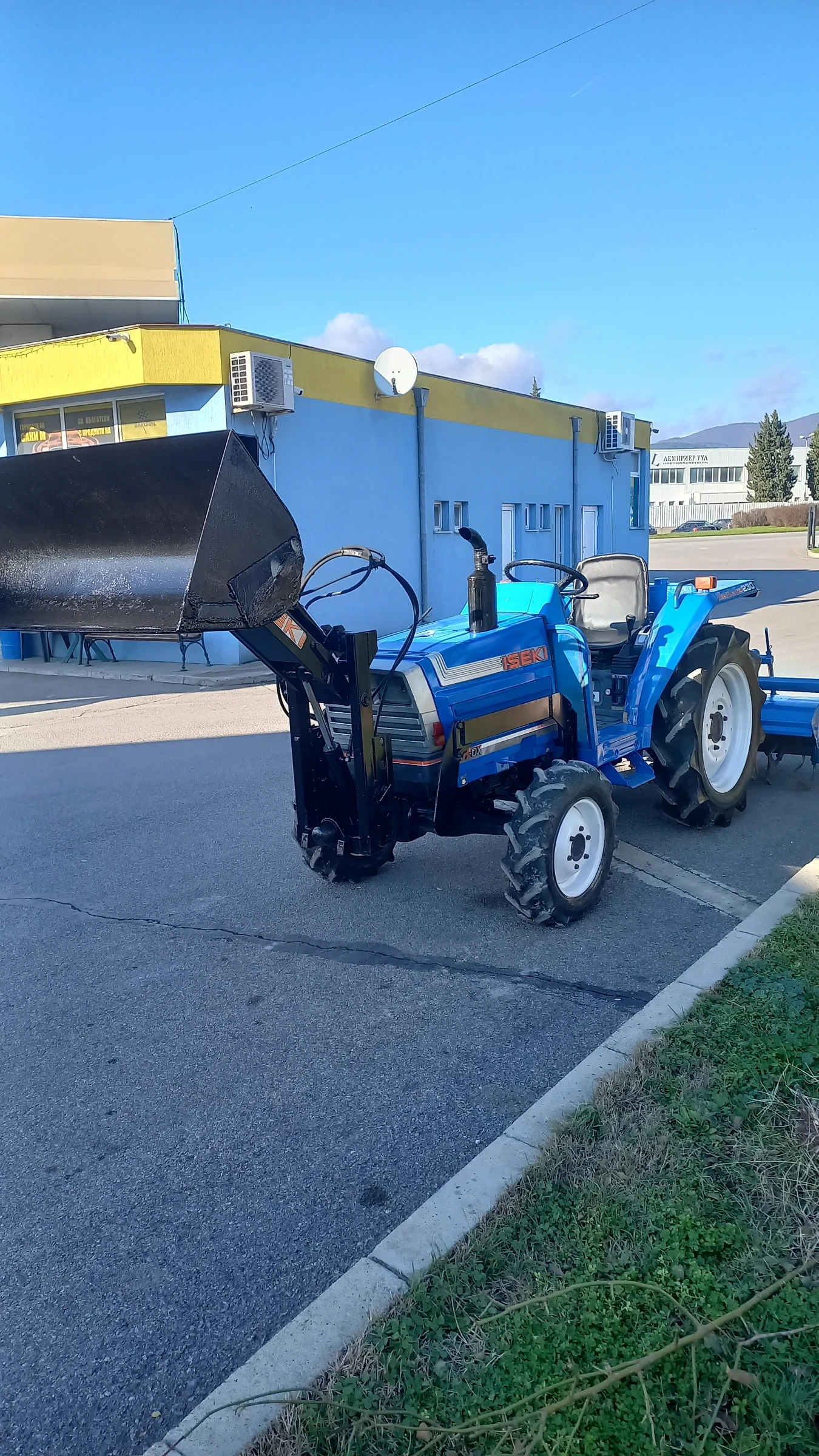  ISEKI | Mobile.bg   5