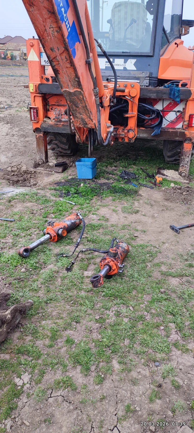 Багер FIAT Hitachi 200.2, снимка 17 - Индустриална техника - 54042778