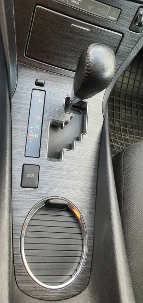 Toyota Avensis 2.0 152к.с Keyless, Безключов достъп, снимка 13
