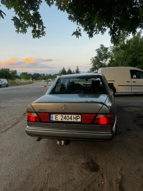 Mercedes-Benz 124 E200, снимка 4