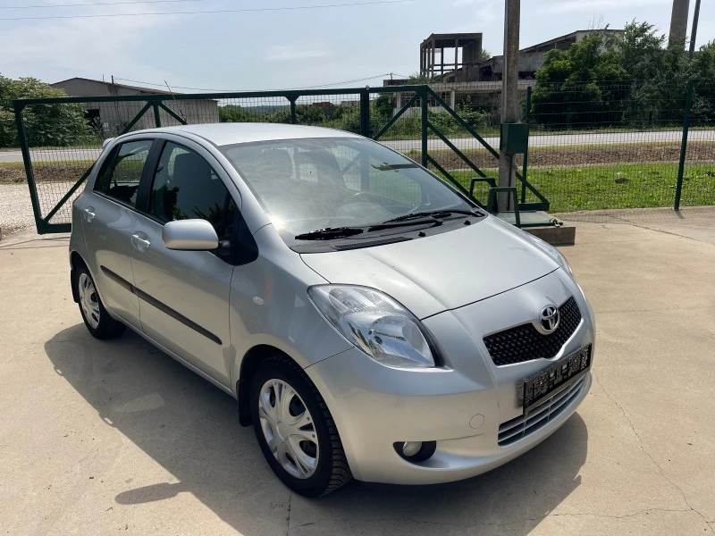 Toyota Yaris 1.3бензин ЛИЗИНГ, снимка 7 - Автомобили и джипове - 47071533