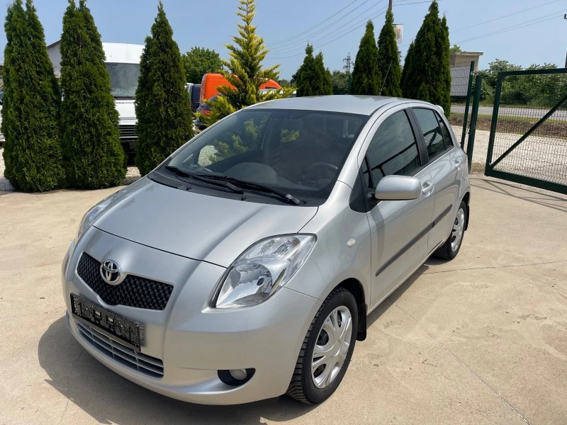 Toyota Yaris 1.3бензин ЛИЗИНГ, снимка 2 - Автомобили и джипове - 47071533