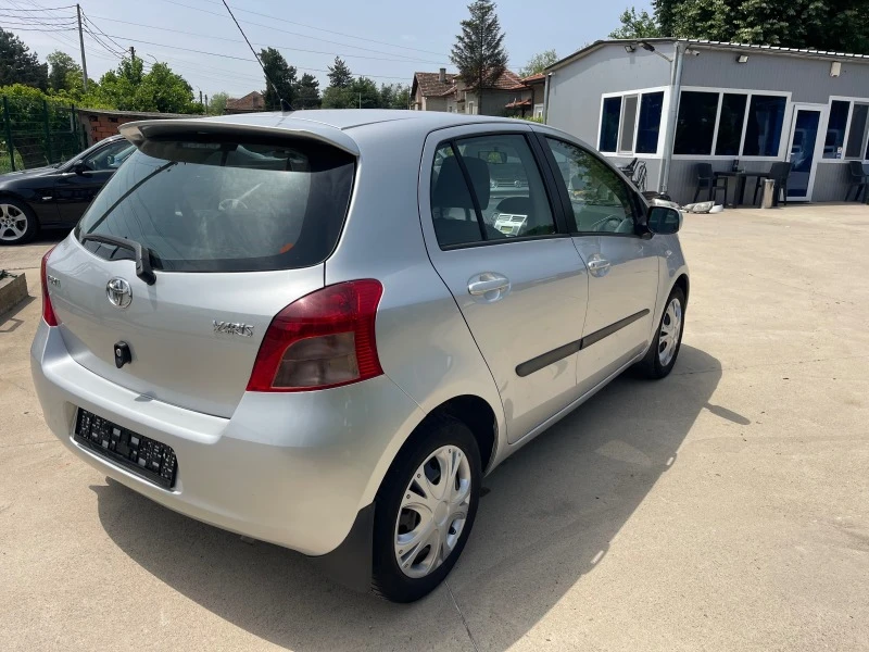 Toyota Yaris 1.3бензин ЛИЗИНГ, снимка 5 - Автомобили и джипове - 47071533