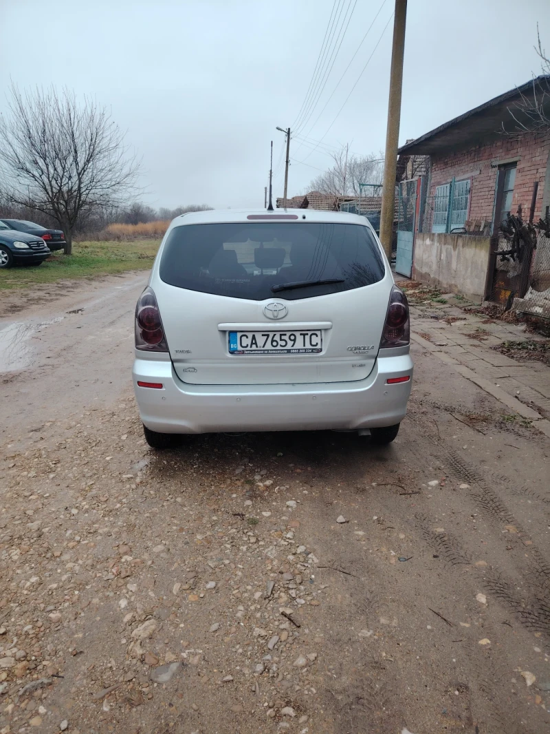 Toyota Corolla verso, снимка 8 - Автомобили и джипове - 48203839