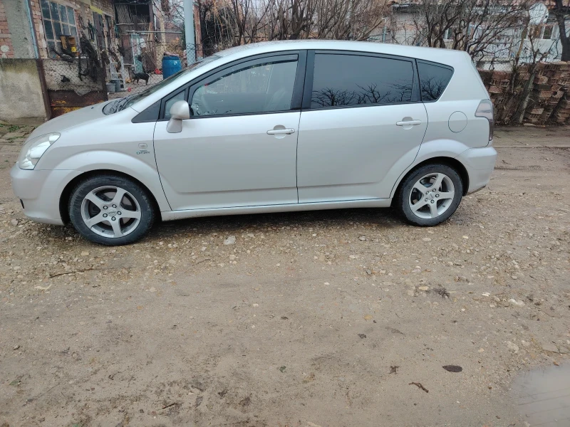 Toyota Corolla verso, снимка 9 - Автомобили и джипове - 48203839