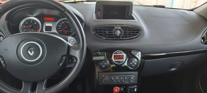 Renault Clio 1.5 DCI, снимка 9 - Автомобили и джипове - 48276756