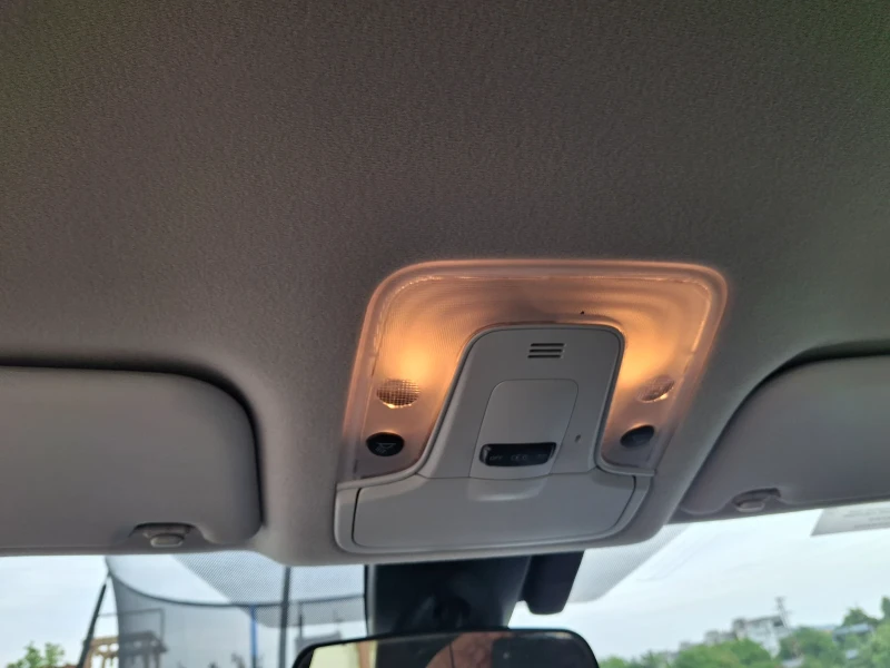 Toyota Prius Toyota Prius 1.8 hybrid газ, снимка 15 - Автомобили и джипове - 52655353