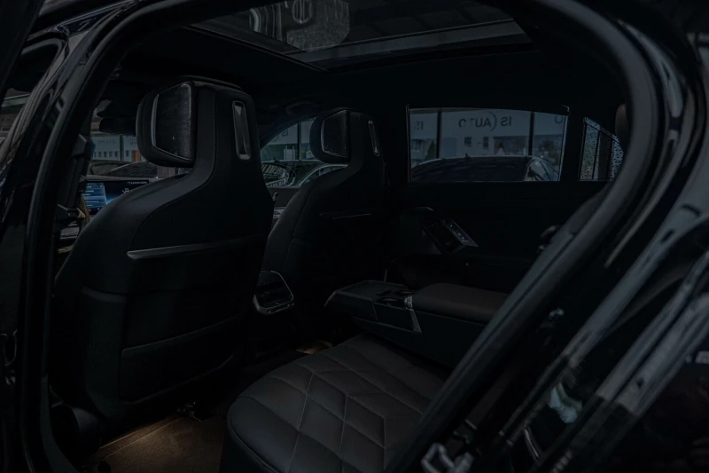 BMW 740 d/BMW Individual/Bower&Wilkins/Камера 360/Панорама, снимка 8 - Автомобили и джипове - 51955296