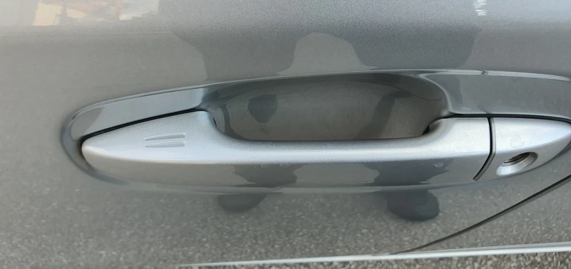 Toyota Avensis 2.0 152к.с Keyless, Безключов достъп, снимка 14 - Автомобили и джипове - 52001931