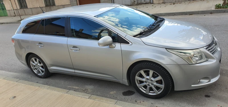 Toyota Avensis 2.0 152к.с Keyless, Безключов достъп, снимка 2 - Автомобили и джипове - 52001931