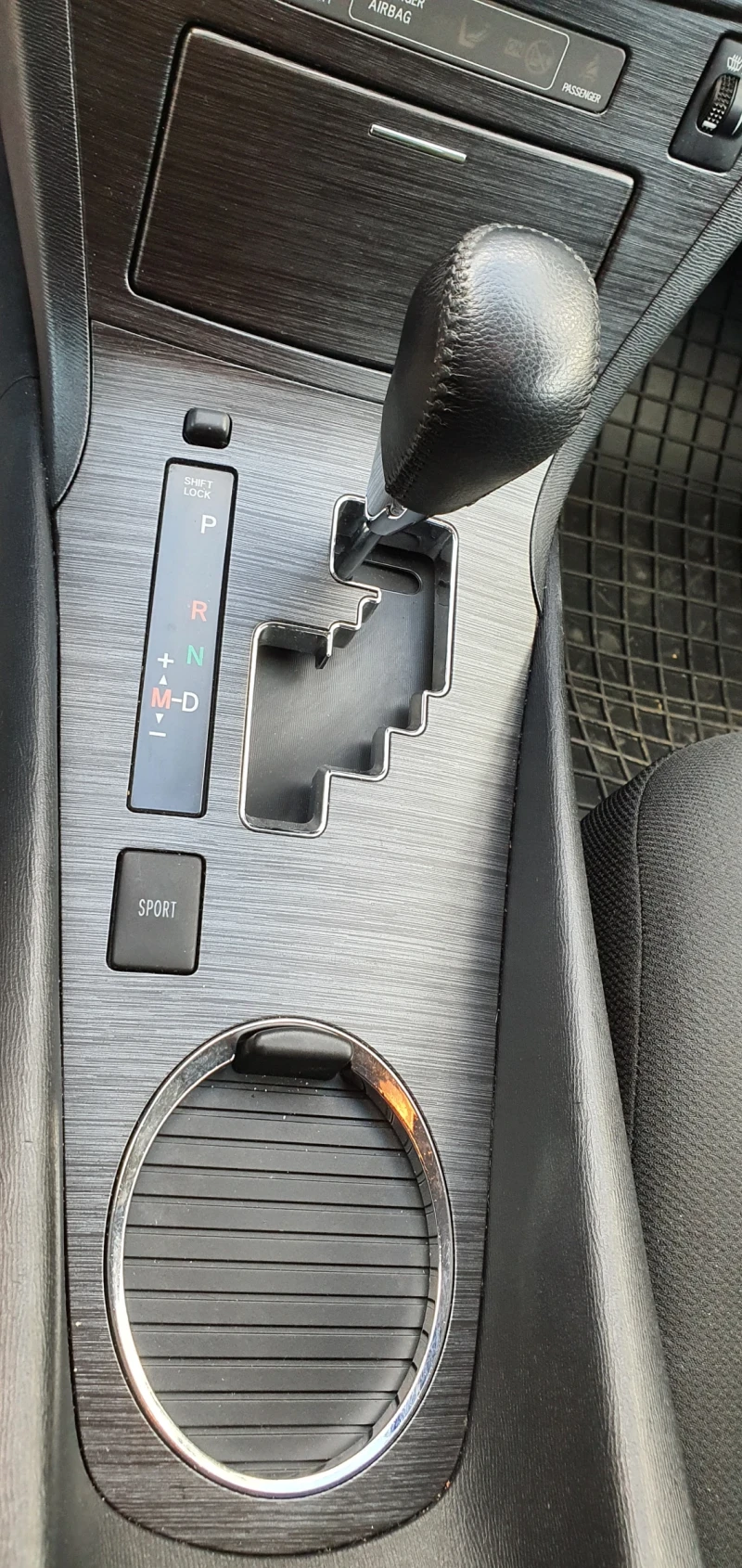 Toyota Avensis 2.0 152к.с Keyless, Безключов достъп, снимка 13 - Автомобили и джипове - 52001931