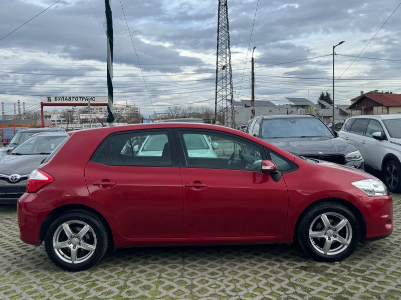 Toyota Auris 1.6 Benzin 132к.c. FACELIFT , снимка 9 - Автомобили и джипове - 52551602