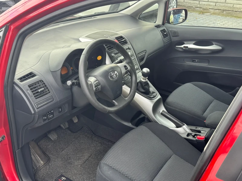 Toyota Auris 1.6 Benzin 132к.c. FACELIFT , снимка 10 - Автомобили и джипове - 52551602