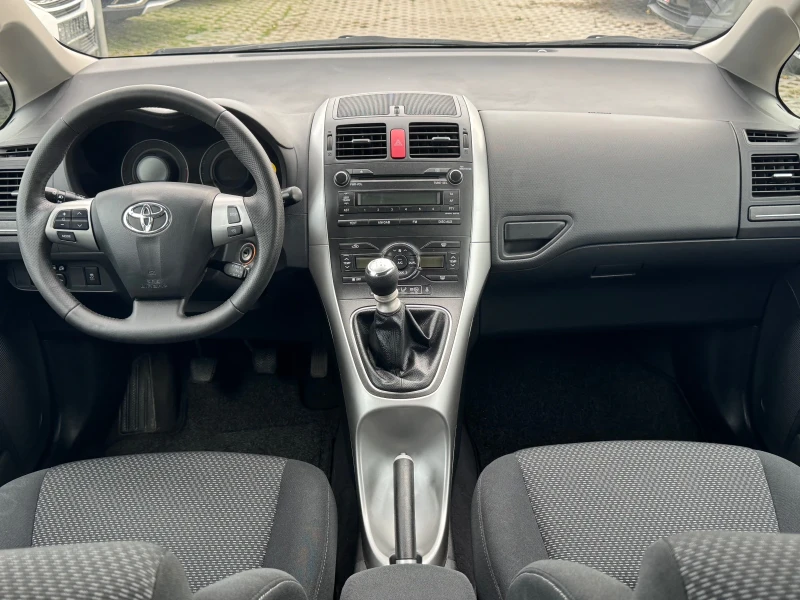 Toyota Auris 1.6 Benzin 132к.c. FACELIFT , снимка 13 - Автомобили и джипове - 52551602