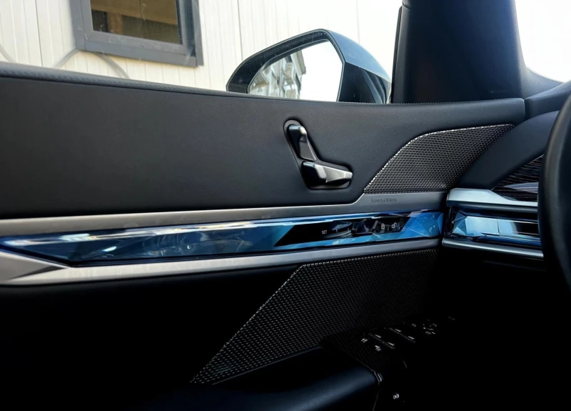BMW 740 d xDrive M-Sport, снимка 8 - Автомобили и джипове - 52801306