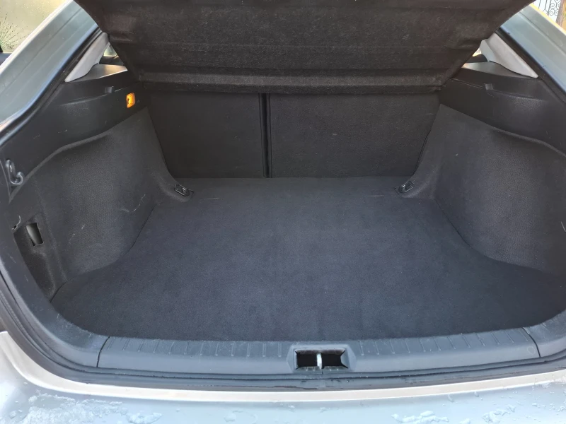 Toyota Avensis, снимка 14 - Автомобили и джипове - 52913829