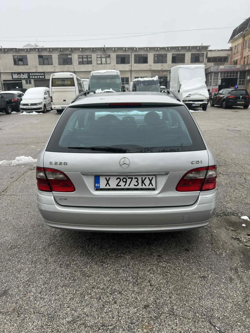 Mercedes-Benz E 220 220CDI, снимка 2 - Автомобили и джипове - 53374432