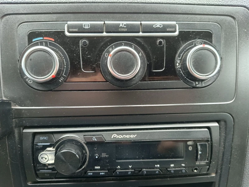 VW Caddy 2.0tdi 4x4 KLIMA, снимка 11 - Автомобили и джипове - 53445728