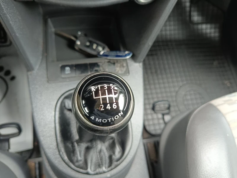 VW Caddy 2.0tdi 4x4 KLIMA, снимка 10 - Автомобили и джипове - 53445728