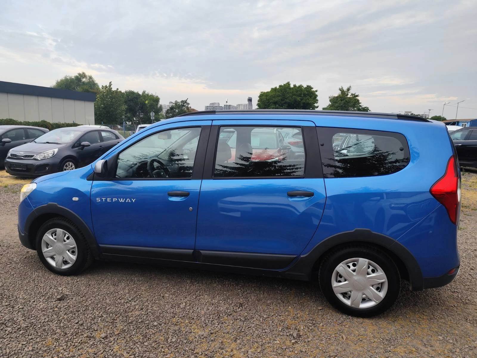 Dacia Lodgy 1.2 T Step Unli 7PL, 115 kc - изображение 3