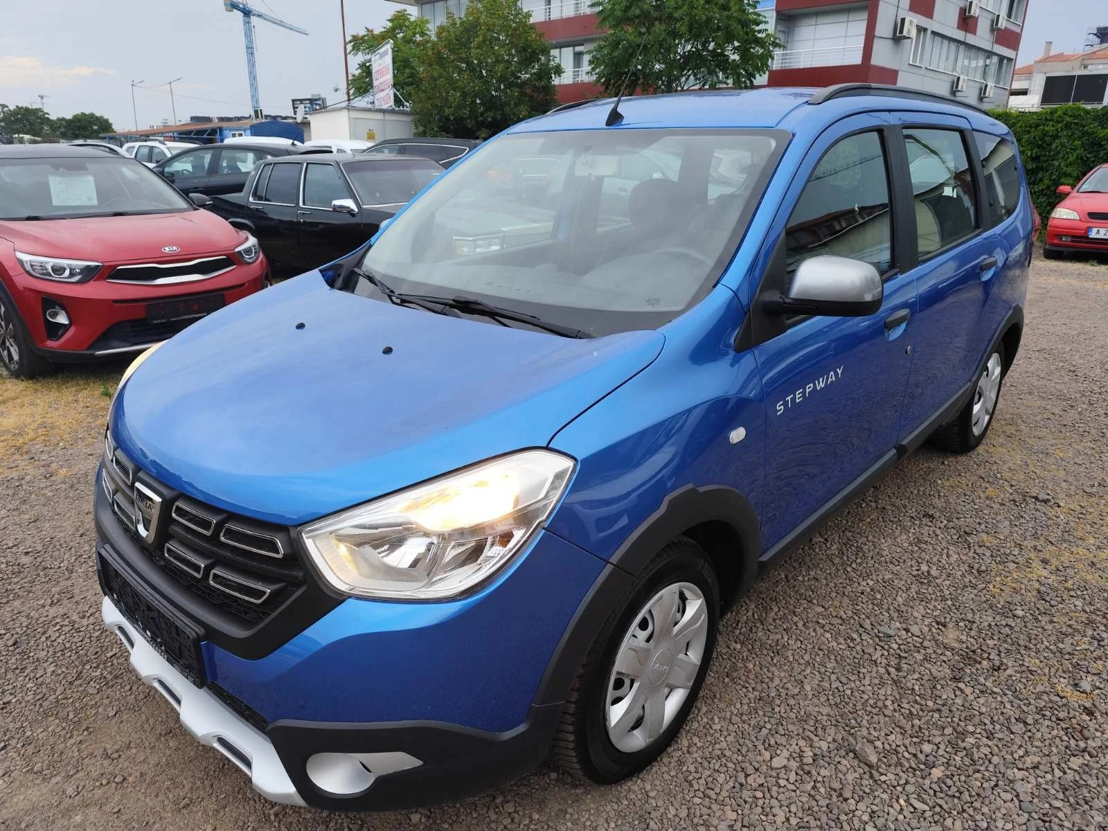 Dacia Lodgy 1.2 T Step Unli 7PL, 115 kc - изображение 2