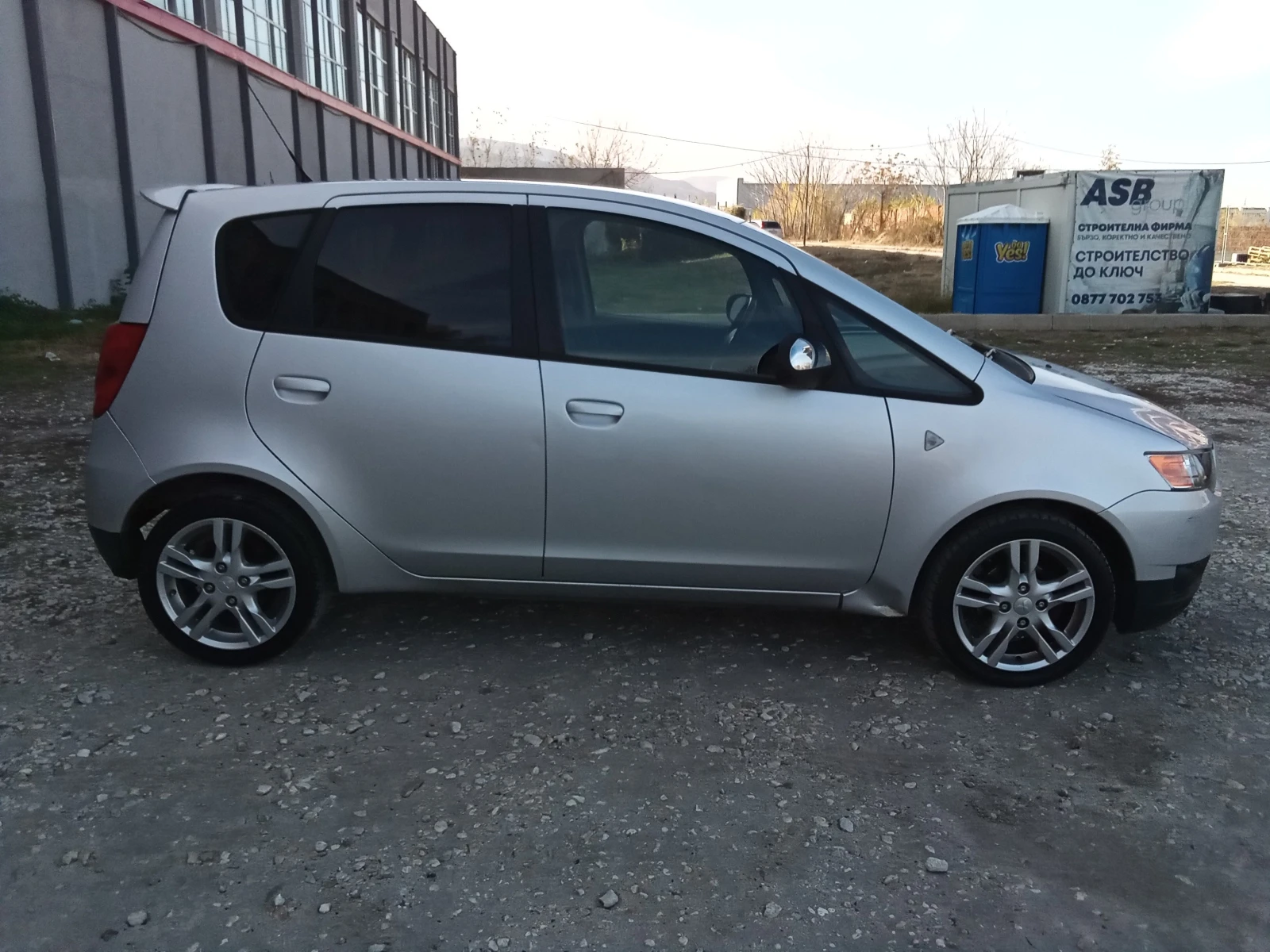 Mitsubishi Colt 1.3i-95kc. - изображение 5