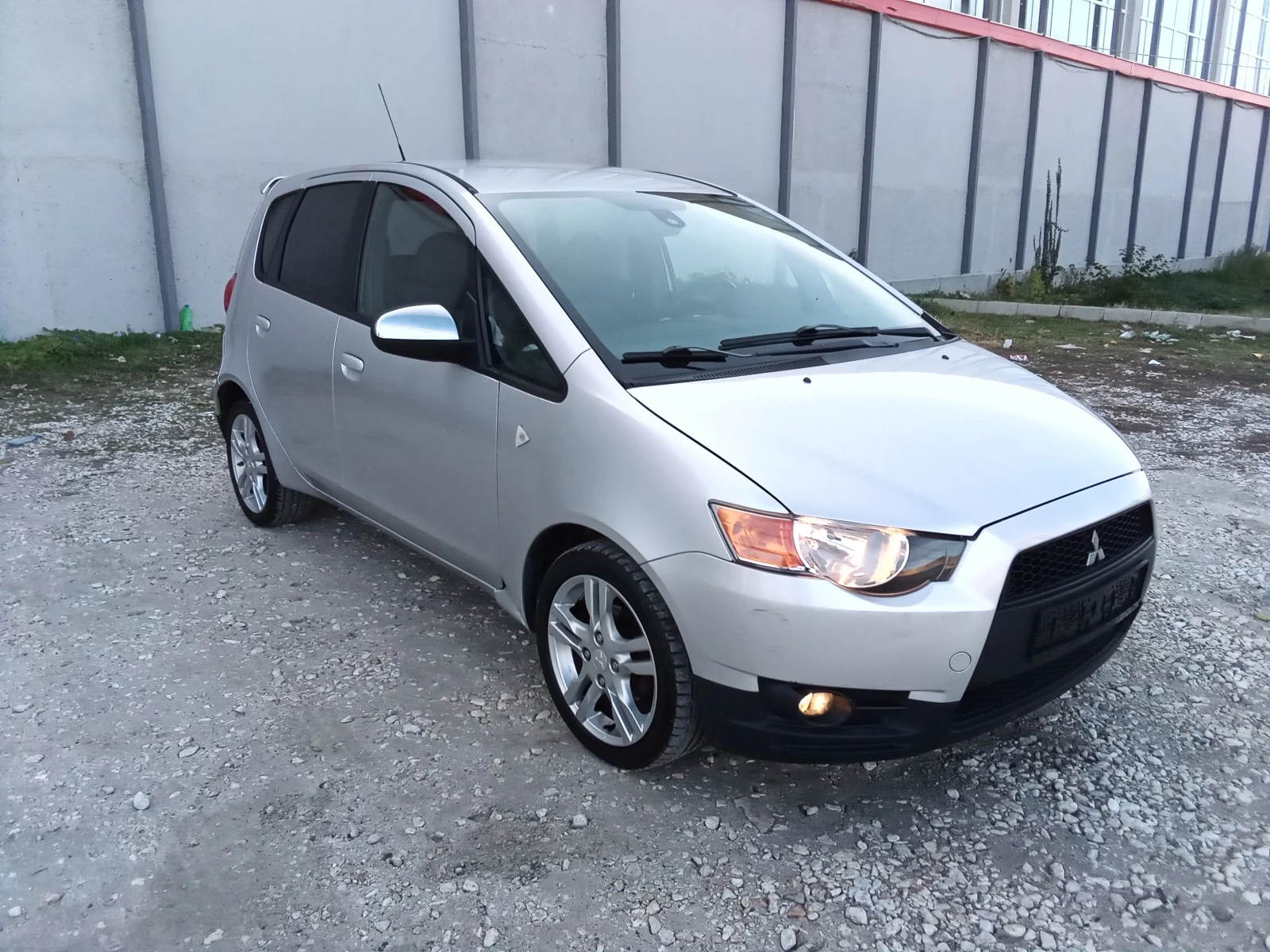 Mitsubishi Colt 1.3i-95kc. - изображение 3