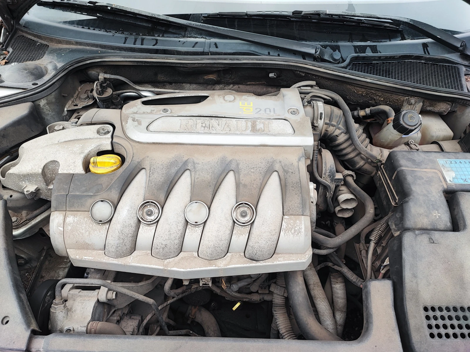 Renault Laguna 2.0 IDE - изображение 9
