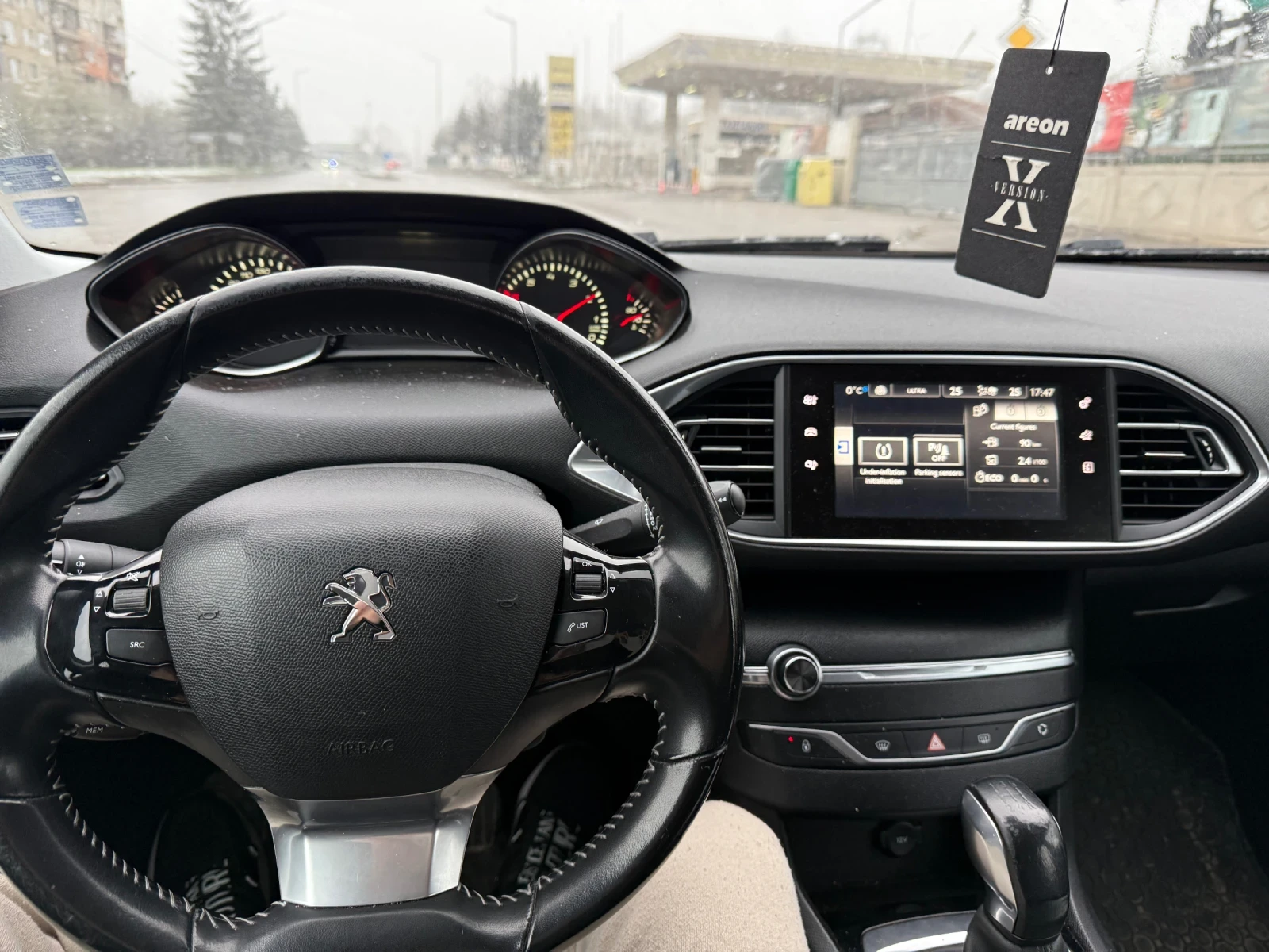 Peugeot 308 SW 1.2 - изображение 6