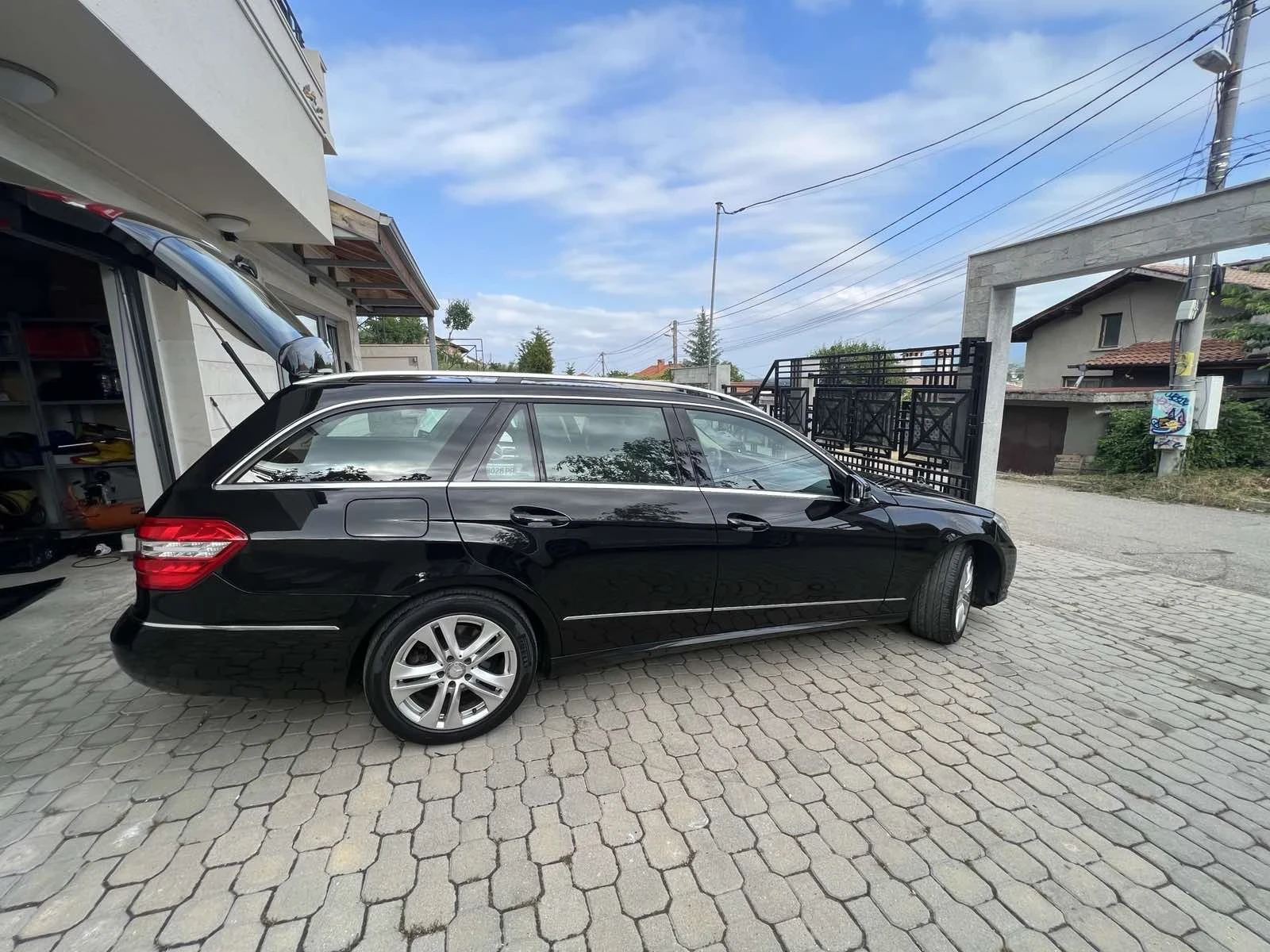Mercedes-Benz E 350 4 Matic - изображение 2