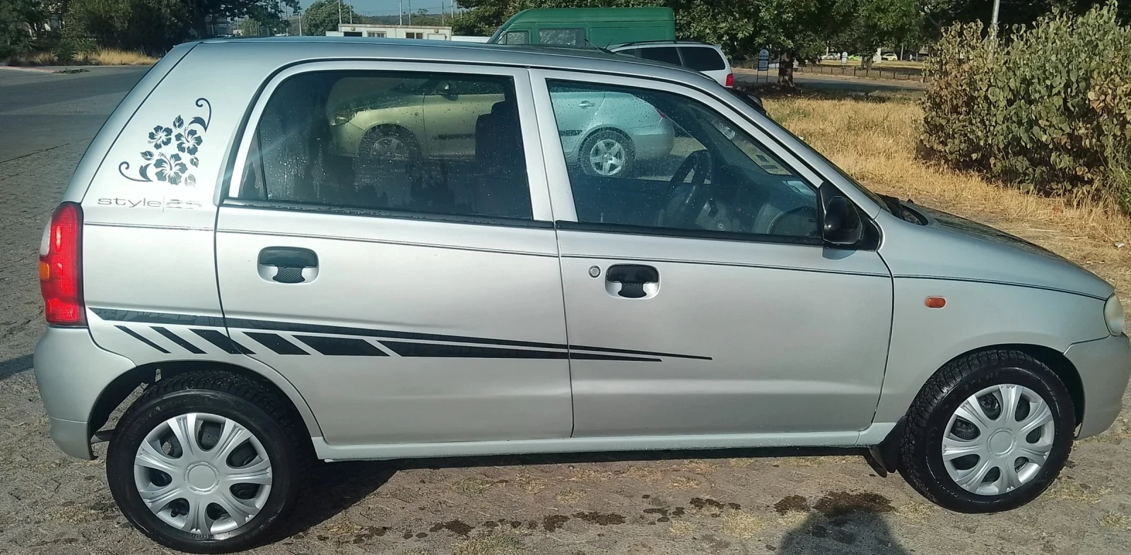 Suzuki Alto Хечбек  - изображение 3