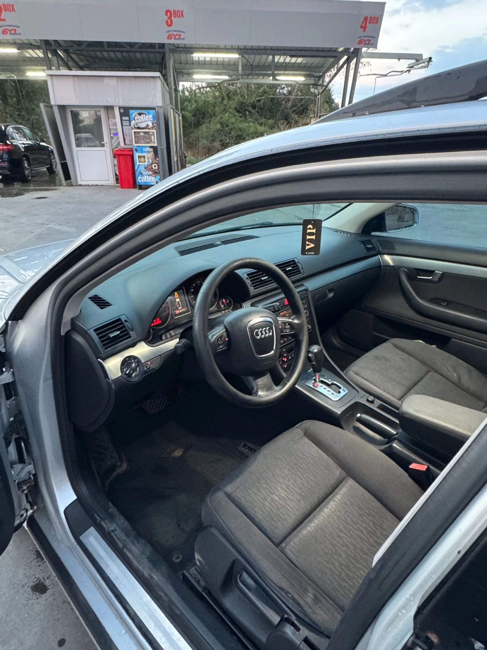 Audi A4 2.0TDI - изображение 9