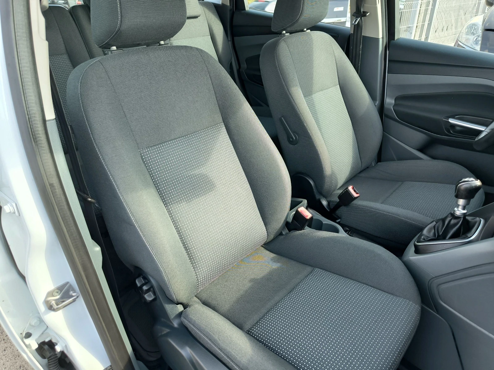 Ford C-max 1.6i - изображение 8