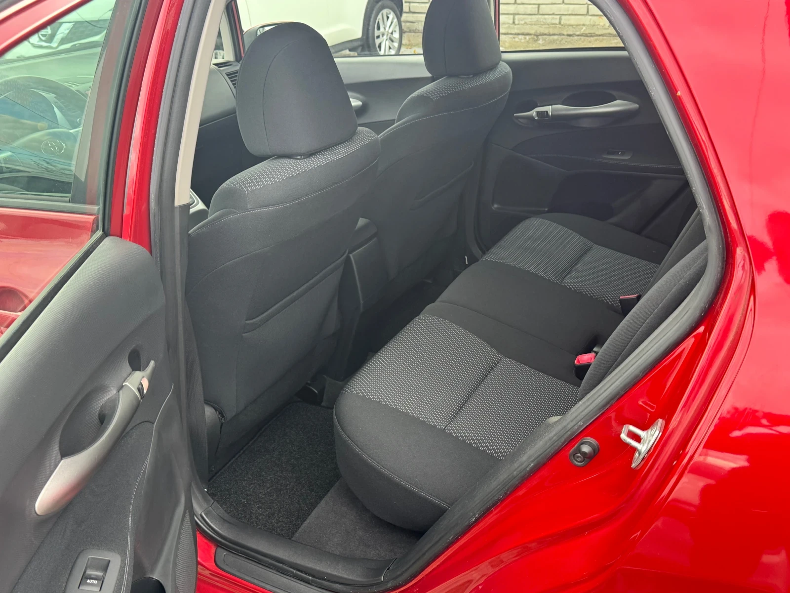 Toyota Auris 1.6 Benzin 132.c. FACELIFT  | Mobile.bg   12