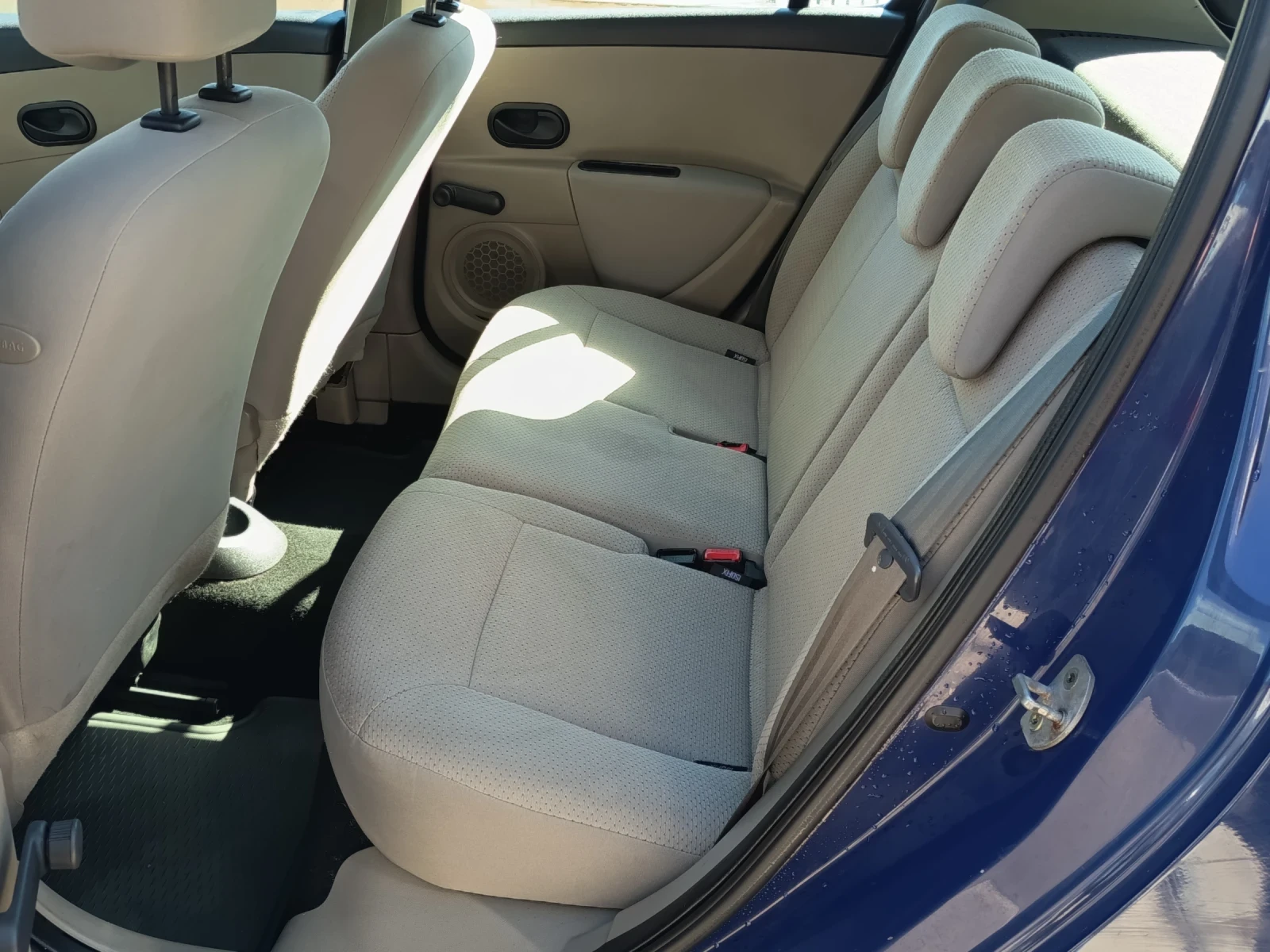 Renault Clio 1.5dci, снимка 9 - Автомобили и джипове - 52665218