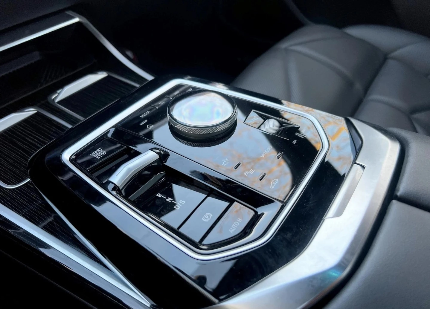 BMW 740 d xDrive M-Sport - изображение 7