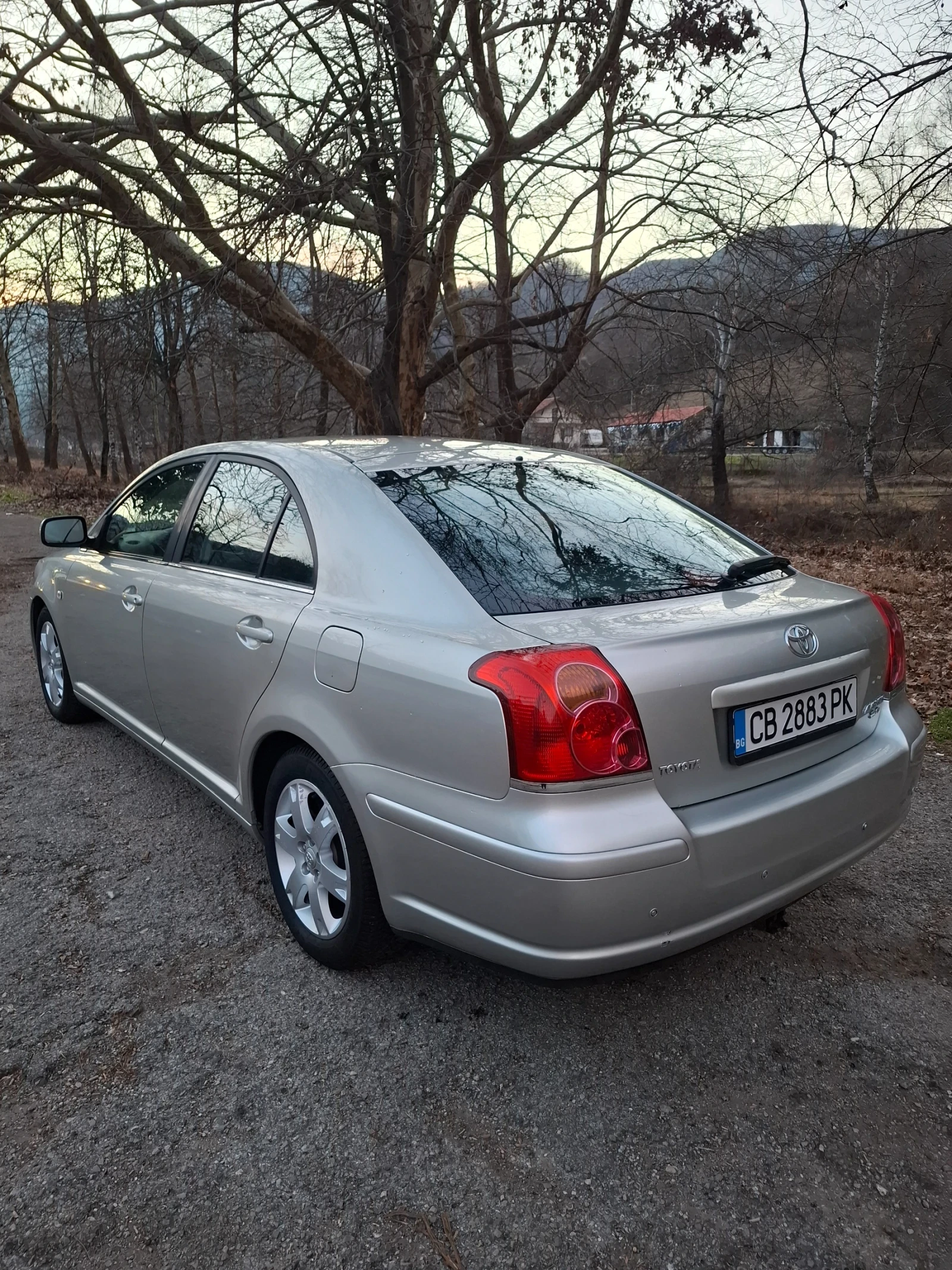 Toyota Avensis  - изображение 4