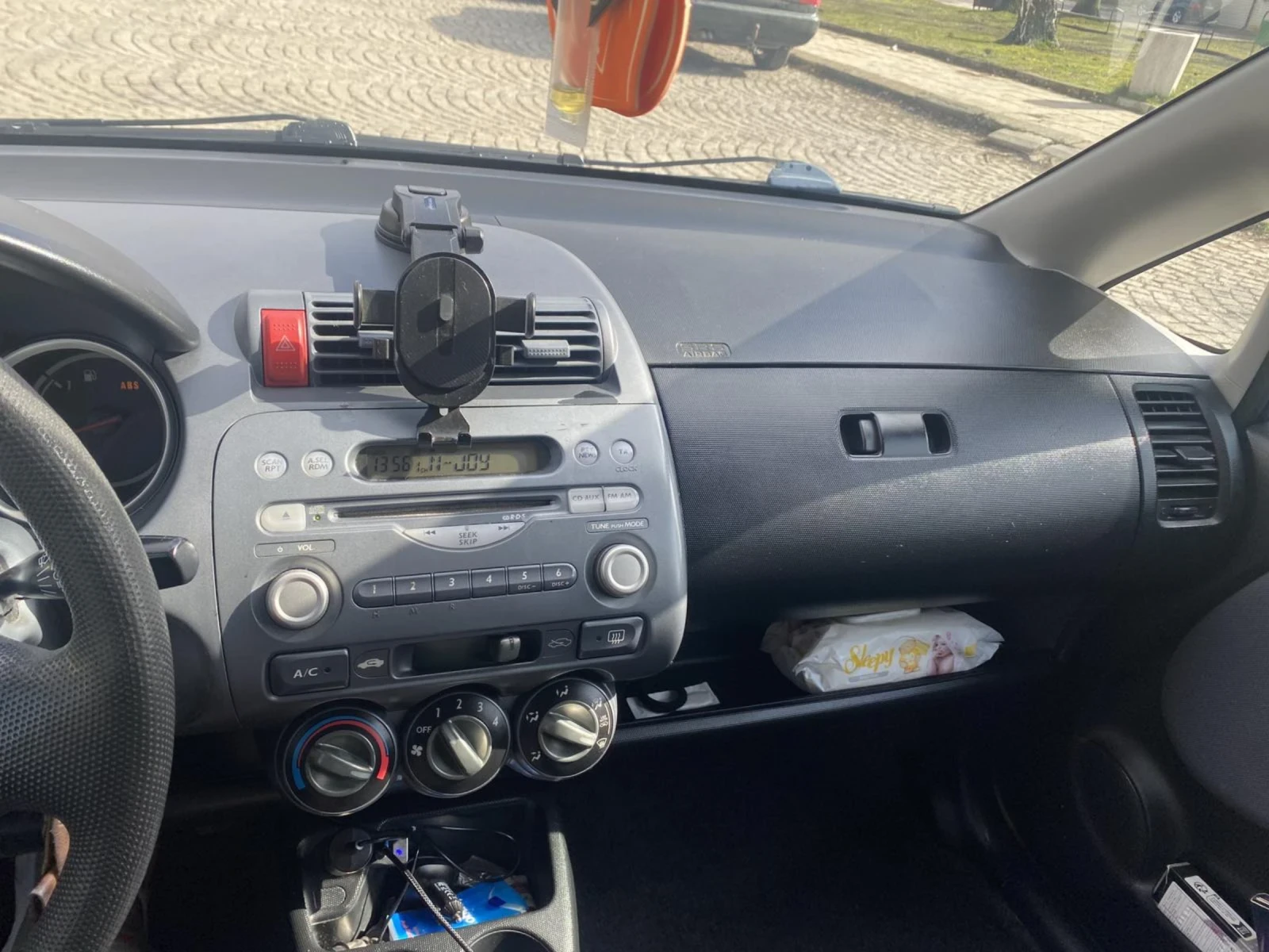 Honda Jazz 1.3 ГАЗ - изображение 9