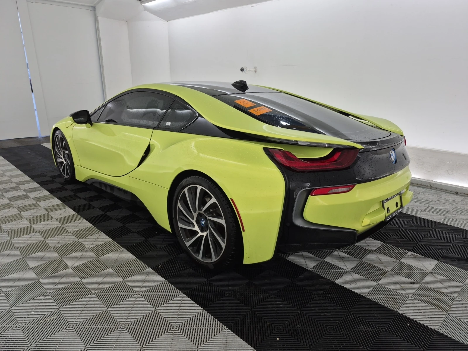 BMW i8 2DR CPE * ПОДГРЕВ * ОТ ПРЕДСТАВИТЕЛСТВО, снимка 4 - Автомобили и джипове - 53815285