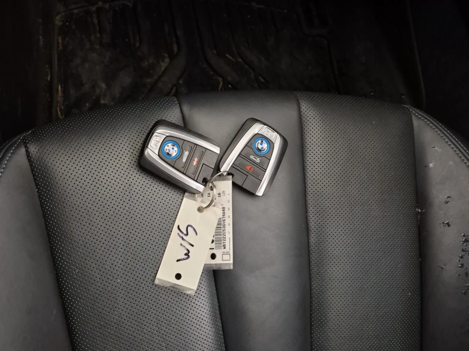 BMW i8 2DR CPE * ПОДГРЕВ * ОТ ПРЕДСТАВИТЕЛСТВО, снимка 8 - Автомобили и джипове - 53815285