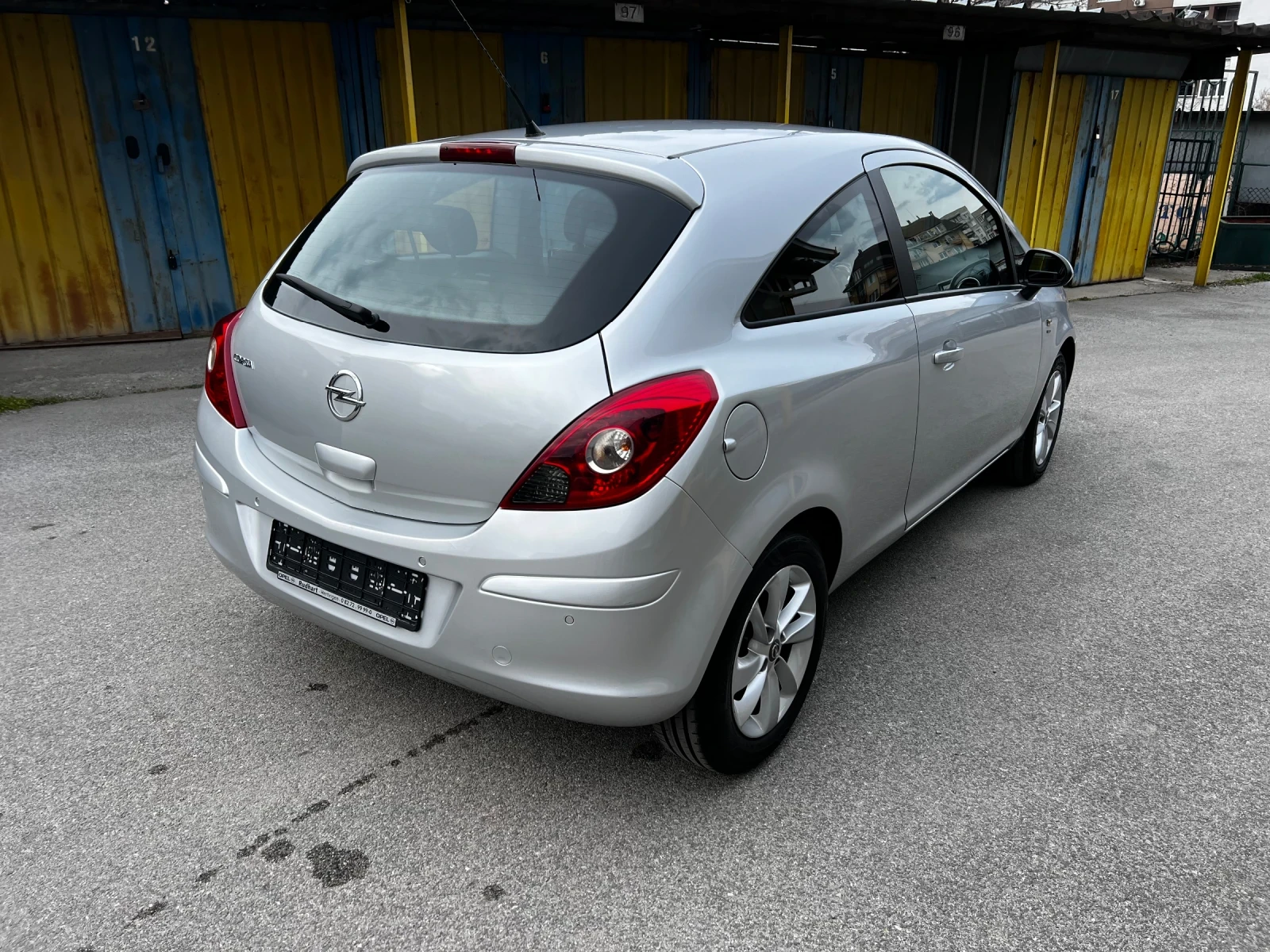 Opel Corsa 1.4 бензин 2014 Energy, снимка 9 - Автомобили и джипове - 53926096