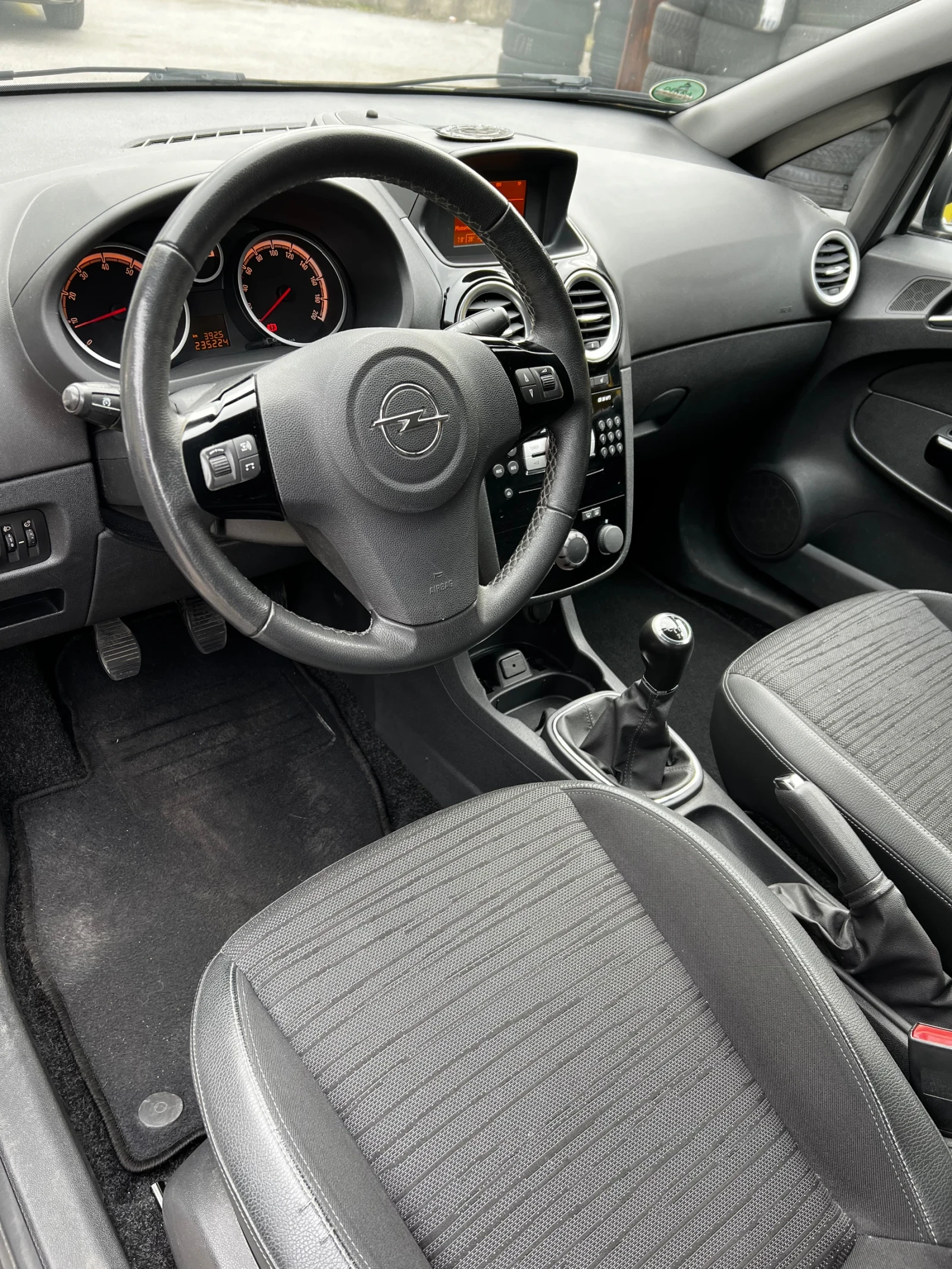 Opel Corsa 1.4 бензин 2014 Energy, снимка 4 - Автомобили и джипове - 53926096