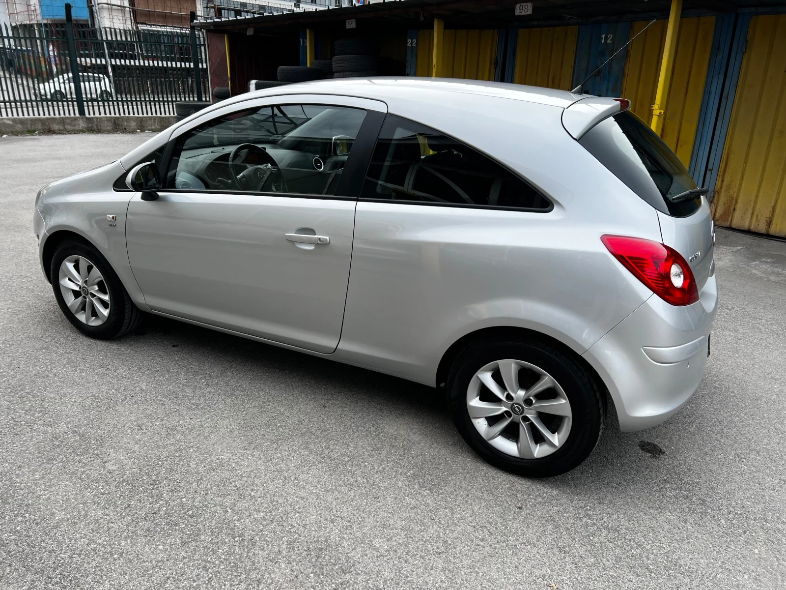Opel Corsa 1.4 бензин 2014 Energy, снимка 8 - Автомобили и джипове - 53926096