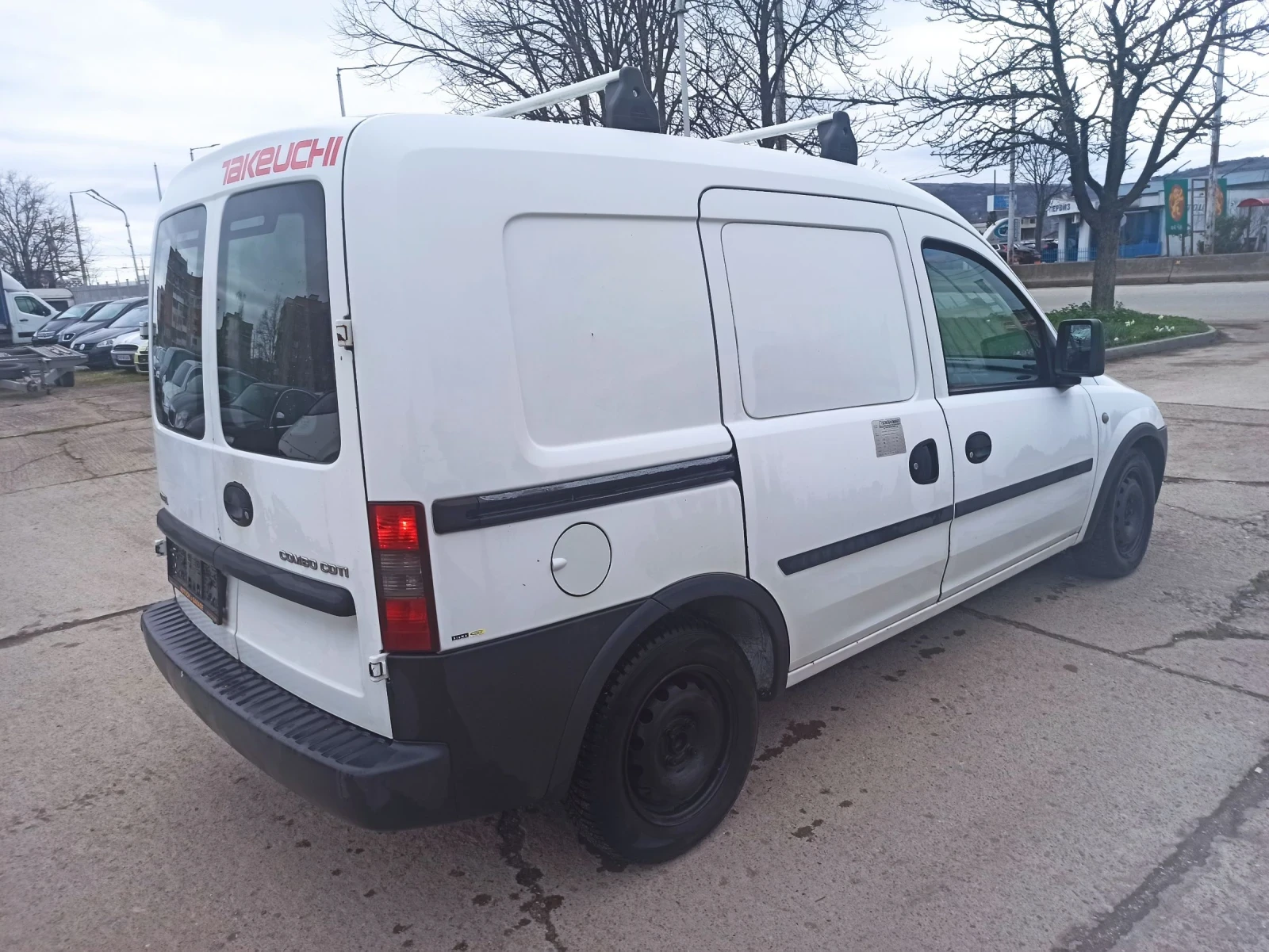 Opel Combo 1.3, снимка 5 - Автомобили и джипове - 54032570
